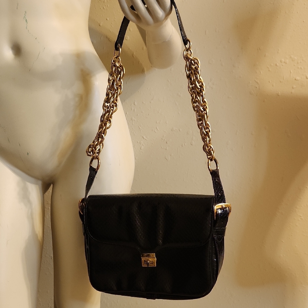 Chic Black Leather Shoulder Bag with Gold Chain
